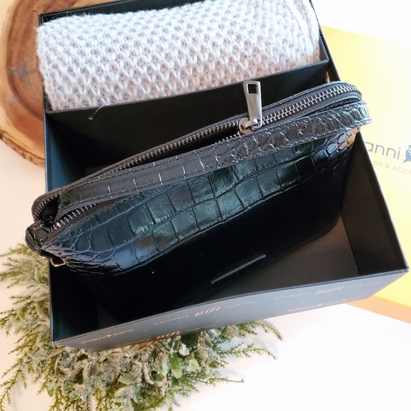 Gianni Conti Italian Black Leather Crocodile Print Crossbody Purse & Scarf Set - Picture 5 of 10